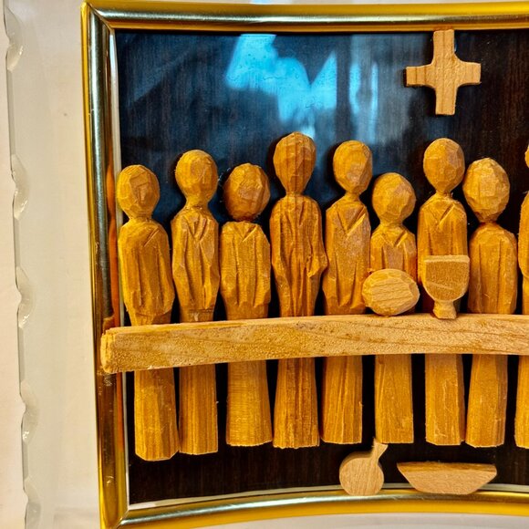 The Last Supper Scene 3D Hand Carved Wood Free Standing Curve Edge Glass Frame - Picture 4 of 13